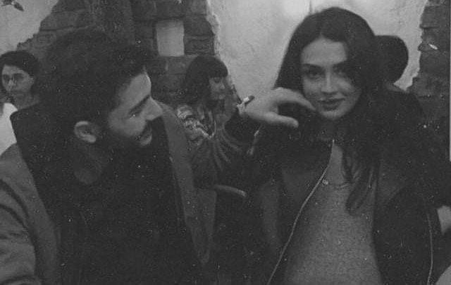 ياضحكة فيها من الحُب عمرين... أغيض بها سود الأيام وأتباهى🕊♥️.

 #هالحظه_اوصف_شعورك