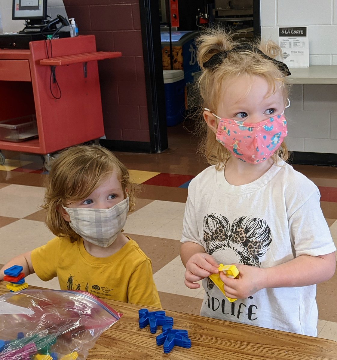 MsHolt12's tweet photo. Literacy Night was so fun!! #bbproud #lovemylisd 📚 https://t.co/okDdYj0OKa