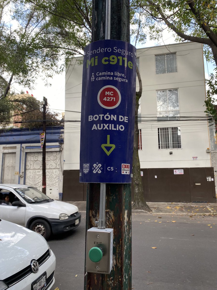 erikaoc79's tweet photo. @C5_CDMX @SGIRPC_CDMX Este es el poste, favor de arreglar https://t.co/z8FmaKYWAS