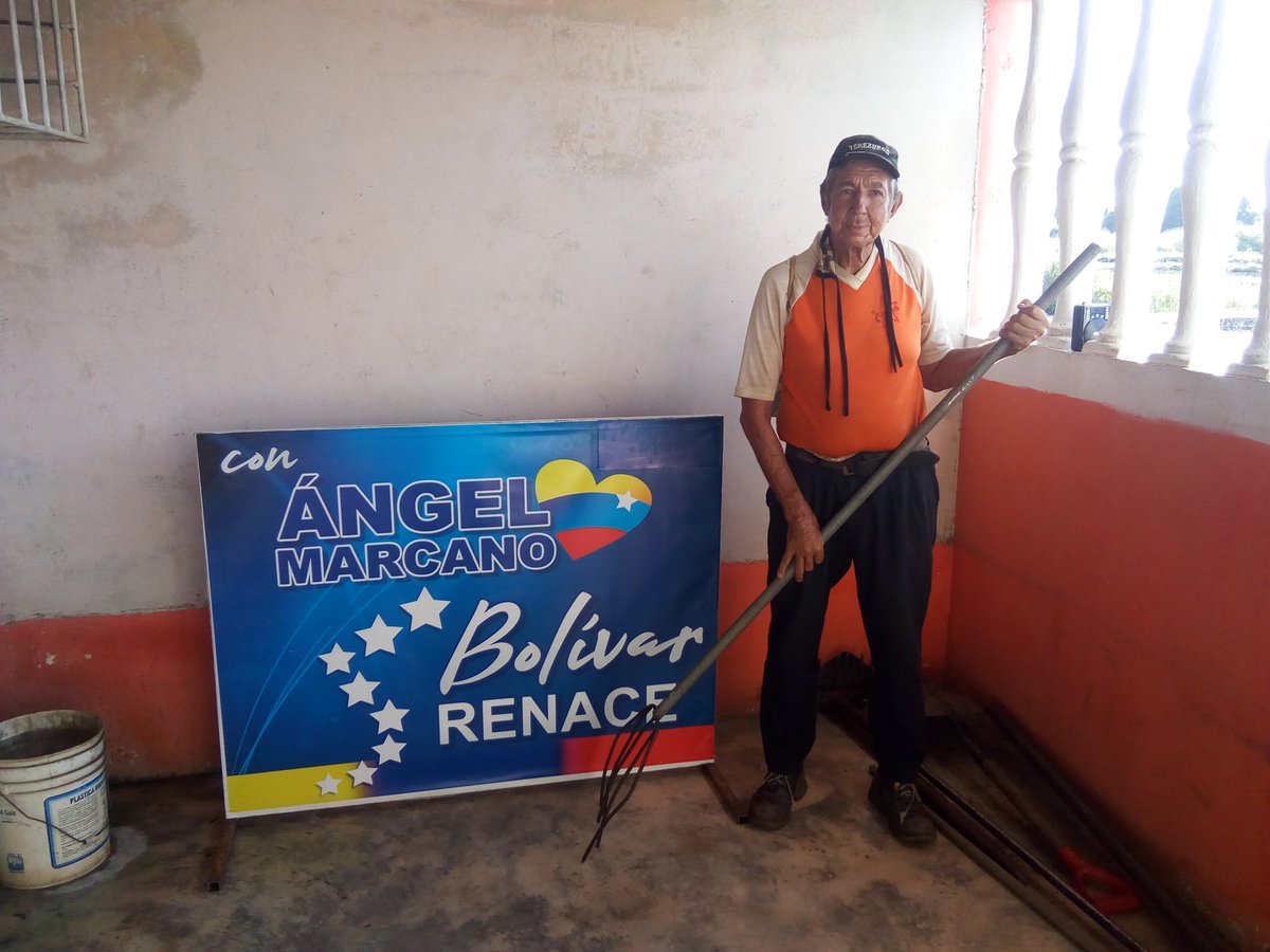 HctorMatheus3's tweet photo. Así se hace revolución el pueblo con los trabajadores ayudando a la comunidad @amarcanopsuv @MilagrosJ_Psuv @chavezgerar1 https://t.co/rKzqfZze39