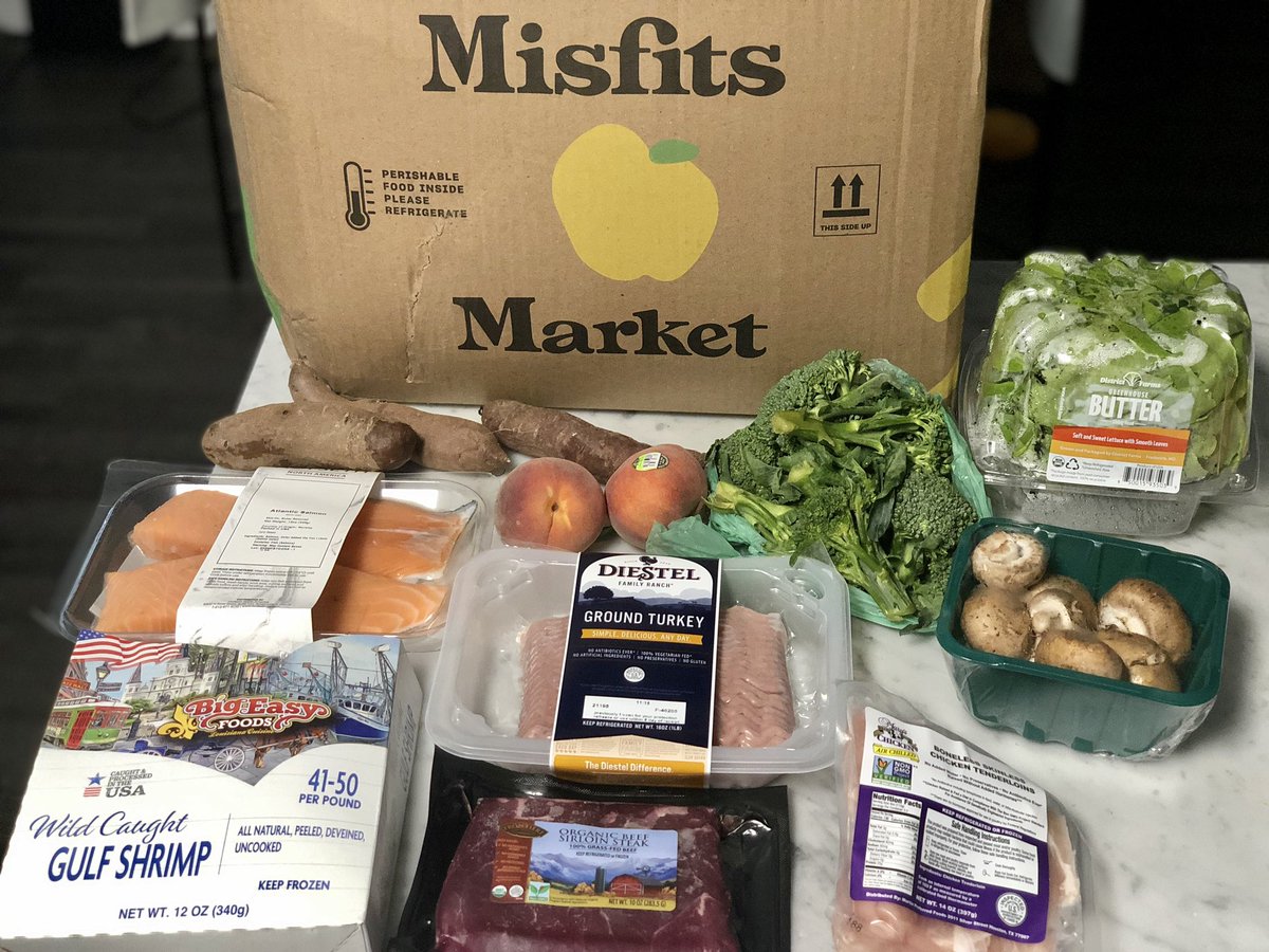 MichelleSmithRD's tweet photo. I got my @misfitsmarket box 📦 today! 

I decided to stock up on 𝘱𝘳𝘰𝘵𝘦𝘪𝘯𝘴 (🥩🐟🍤🐓🦃) and add some staple 𝗽𝗿𝗼𝗱𝘂𝗰𝗲 (🍑🍄🥔🥦🥬), all for just over $40 plus the flat $5.50 shipping fee

Use my link to save $10 off your first order of $30
https://t.co/r9vtmugwoo https://t.co/oNFK1AxDWM