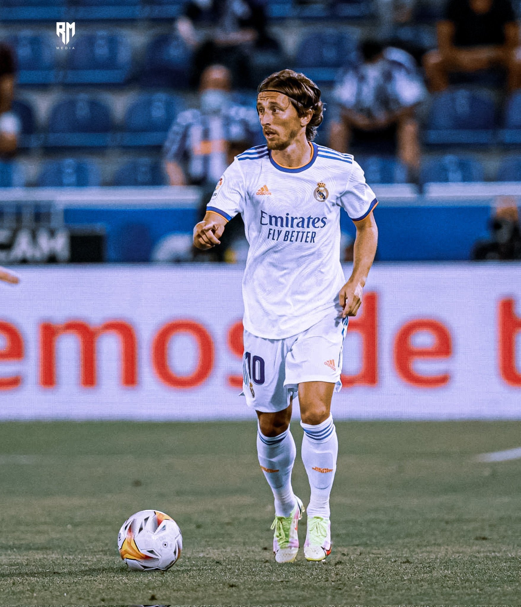 Happy birthday to Luka Modri , he turns 36 years old. 

One of the best midfielders football has ever seen.  
