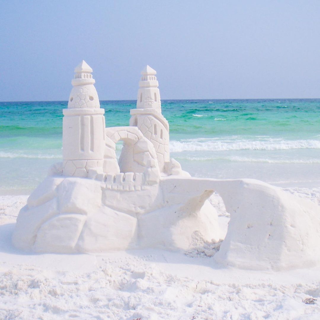 Our sugar-white sands make this fortress look sweet enough to eat. But don't eat it. It's sand. 

(IG/sandcastlefun)