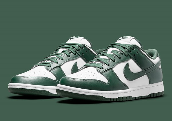 dunk low varsity green