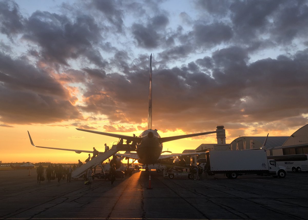 EricEvansPhoto's tweet photo. Ducks touchdown in Columbus 🦆🛬 #goducks https://t.co/df6lCWM4ou