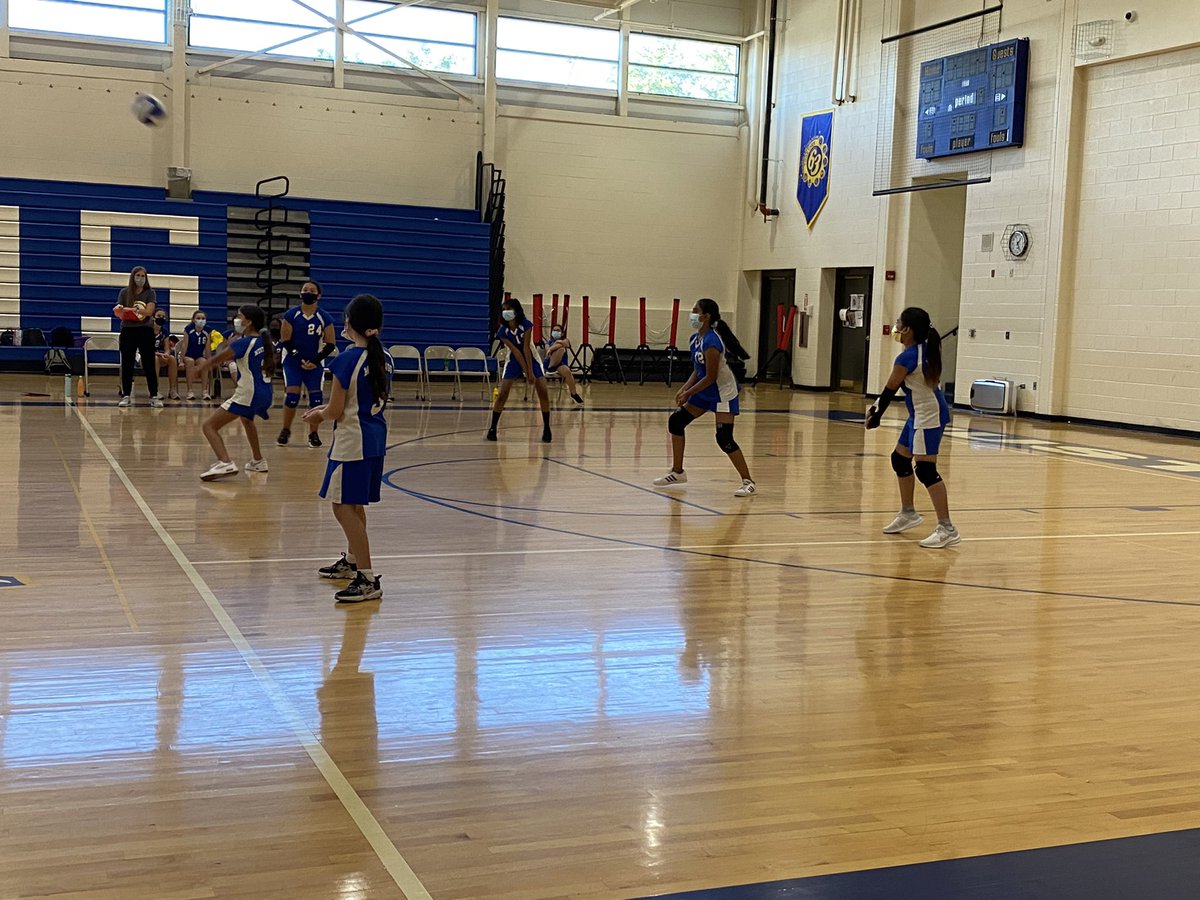 D63Gemini's tweet photo. 6th grade volleyball has begun. #hereatgemini https://t.co/bdbNWq8EqM