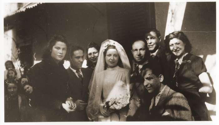 ShitcagoBears's tweet photo. Victoria Sarfati and Yehuda Beraha had their wedding in German-occupied Salonika in 1943. Shortly after they were both deported to Auschwitz where they were both killed. https://t.co/c0dCa2Uynj