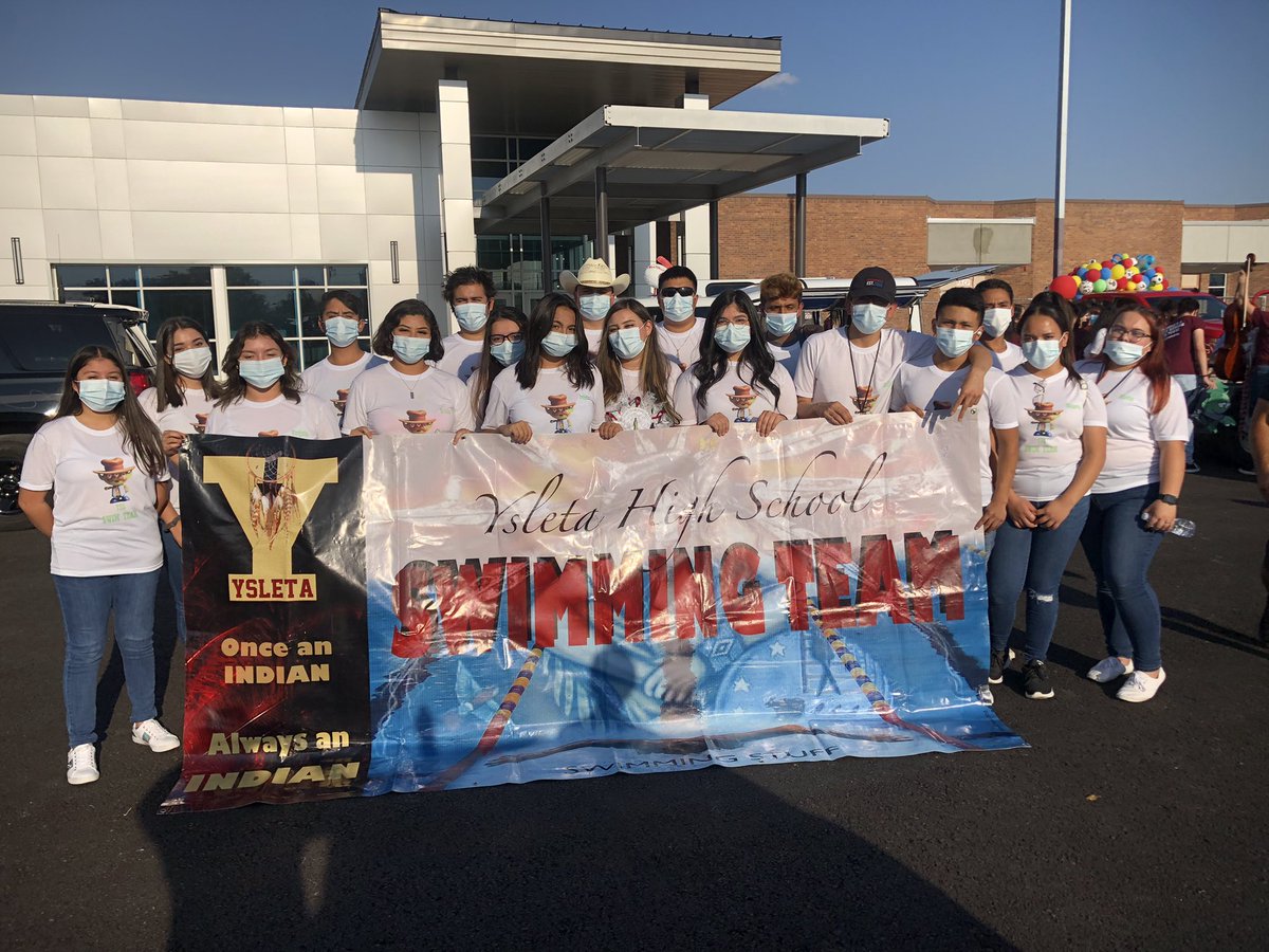 Serving our community in our Homecoming Parade 😍🥰#LowerValleyPride @SwimmingYsleta  @YsletaSports @YsletaHS