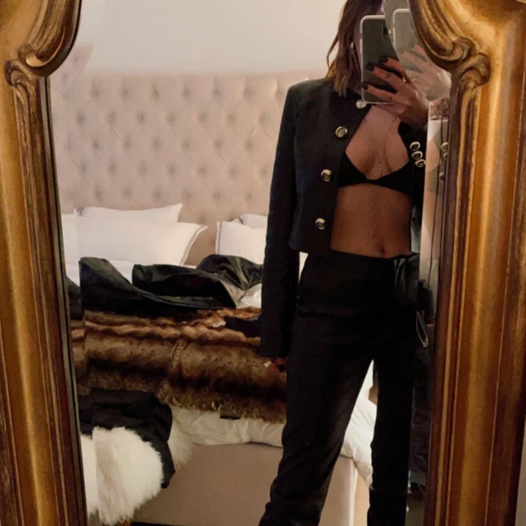 bensonthinker's tweet photo. OMG SHE'S SO HOT WTF https://t.co/VFaTGYhP1G