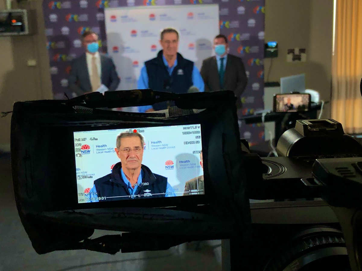 A real delight yesterday to meet Dr <a href="/RandGreenberg/">Randall Greenberg</a> from <a href="/RoyalFlyingDoc/">Royal Flying Doctor Service</a> &amp; share the great work the #RFDS are doing during #Covid_19. He spoke at the #Dubbo 12pm presser which we #LiveFeed to all major #TV networks &amp; provide to regional #media on behalf of #NSWHealth &amp; #NSWGov