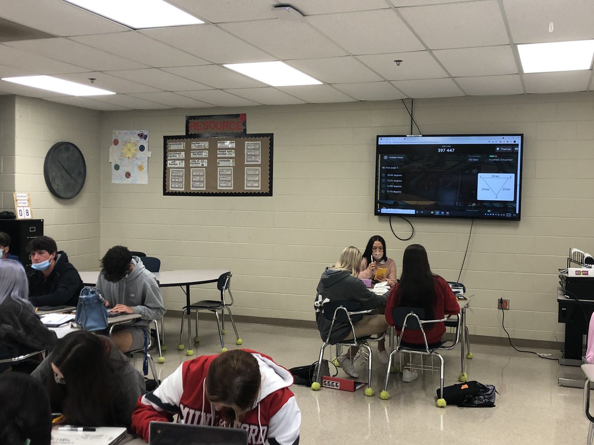 devan_totherow's tweet photo. Precalculus students reviewing for their test with Quizzess. Would you believe me if I said there was competition in my class today. Have to LOVE it! #NoWhereElseIdRatherBe
@mhs_talley @coach_ronervin @MunfordHigh https://t.co/jlnTPNgm7N