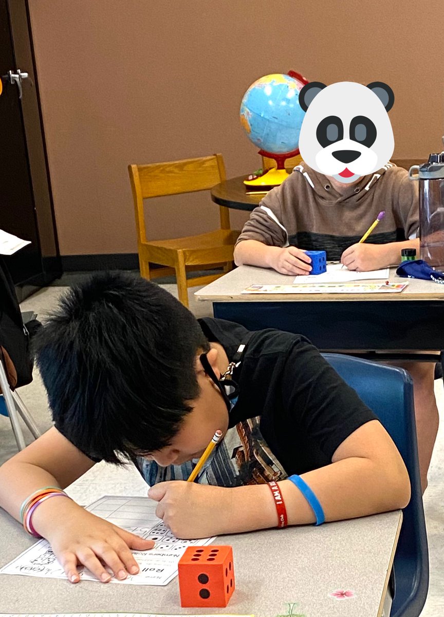 aimnielsen's tweet image. #pandas getting it done. Look how focused! They are my heart. ❤️ I’m so proud of them. #teacherofpandas #pandas2122 @ParkwoodPandas @OnslowSchools #schooldays #determination #motivated