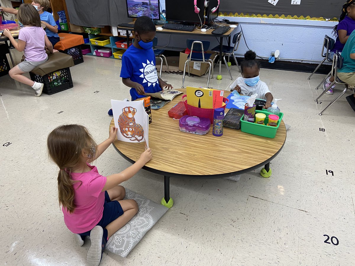cmr41193's tweet photo. Look at these students building reading stamina. Day 1 and we read for 6 solid minutes! Our goal is 15 mins. @ELeducation #HCSliteracy https://t.co/cRPqGiXNIX