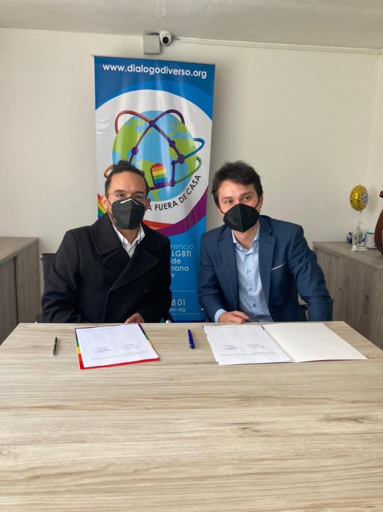 #ShapersinFronteras 🌎 Los Global Shapers Quito Hub el día de hoy firmamos una alianza con  <a href="/DialogoDiverso/">Diálogo Diverso</a> para articular esfuerzos en beneficio de las poblaciones en diversidad y situación de movilidad, por medio acciones conjuntas para la defensa de los derechos humanos.