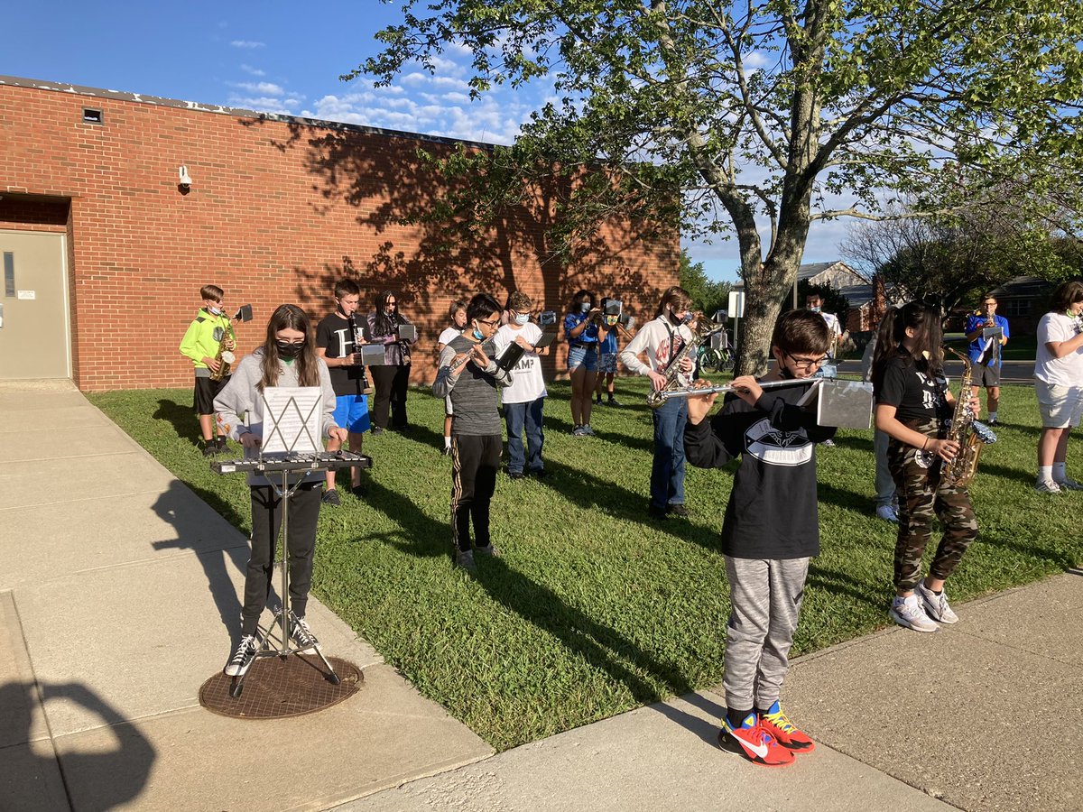 BandHopewell's tweet photo. Hopewell Jr. 8th grade band members practicing hard for East band night! We are so excited to perform!@BandHopewell @lakotaeastbands @HopewellPride #WEareLakota https://t.co/cjmeAK6QOi