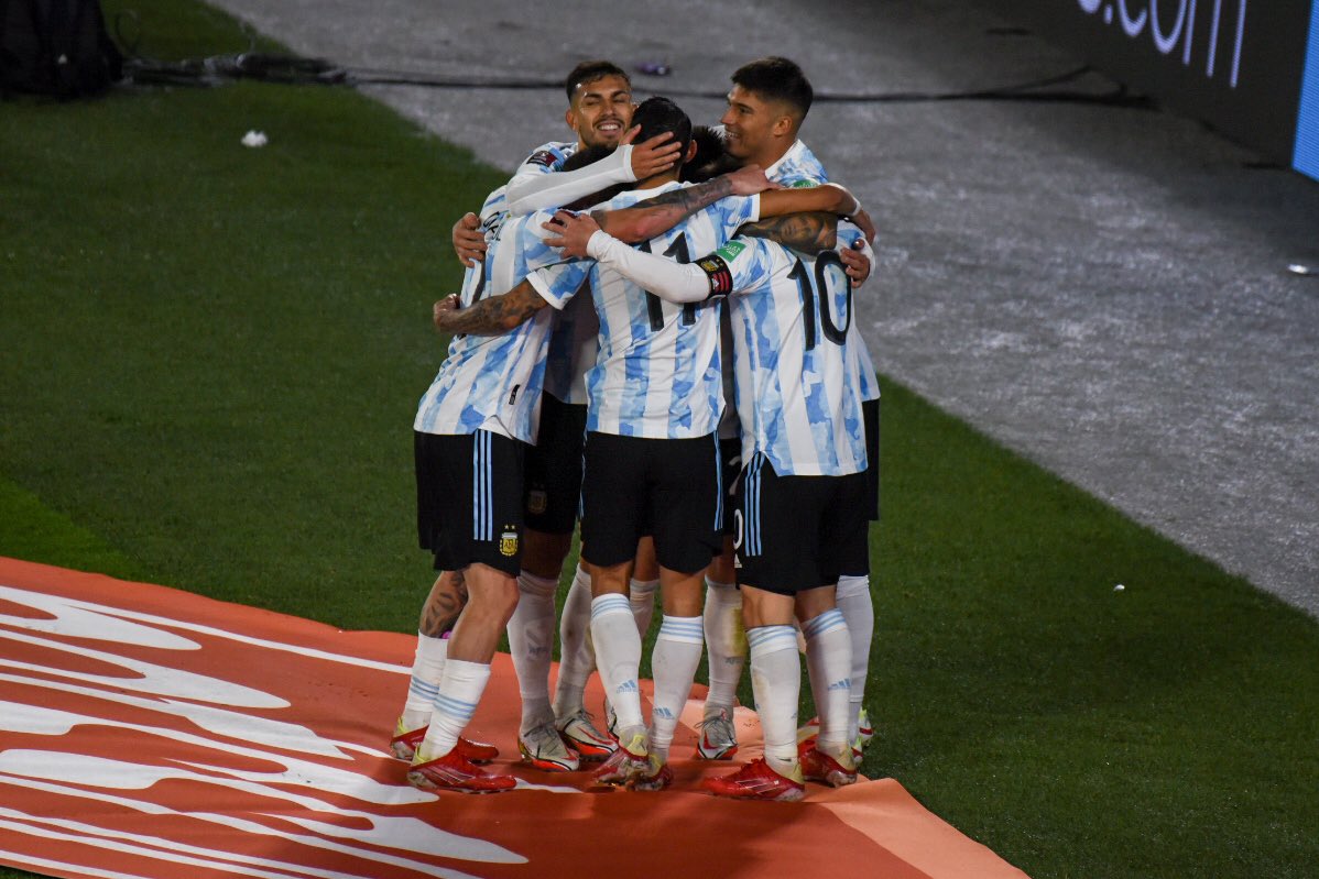 Liga Profesional de Fútbol on Twitter: &quot;¡Ganó #Argentina! ⚽️?? Con tres goles de Lionel Messi, @Argentina venció 3 a 0 a #Bolivia por las #Eliminatorias El equipo de Lionel Scaloni sigue invicto
