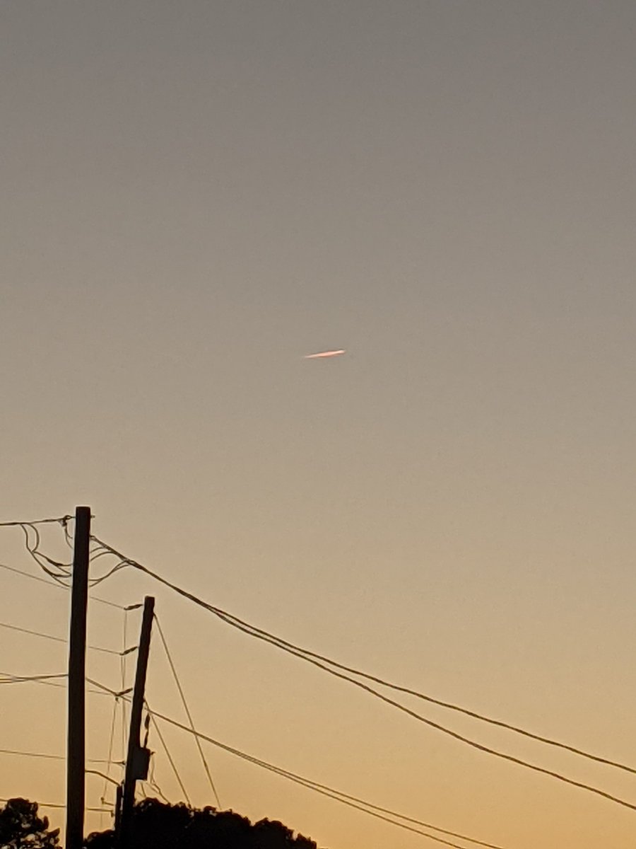 Author_PCorrell's tweet image. Hey Sky Twitter, what are these? Seen around 7:15 pm CST, definitely moving. Two at first, then I looked away &amp;amp; they both seemed to disappear, looked away again &amp;amp; a third was there (or had reappeared). #space #sky #unidentifiedobjects #interesting