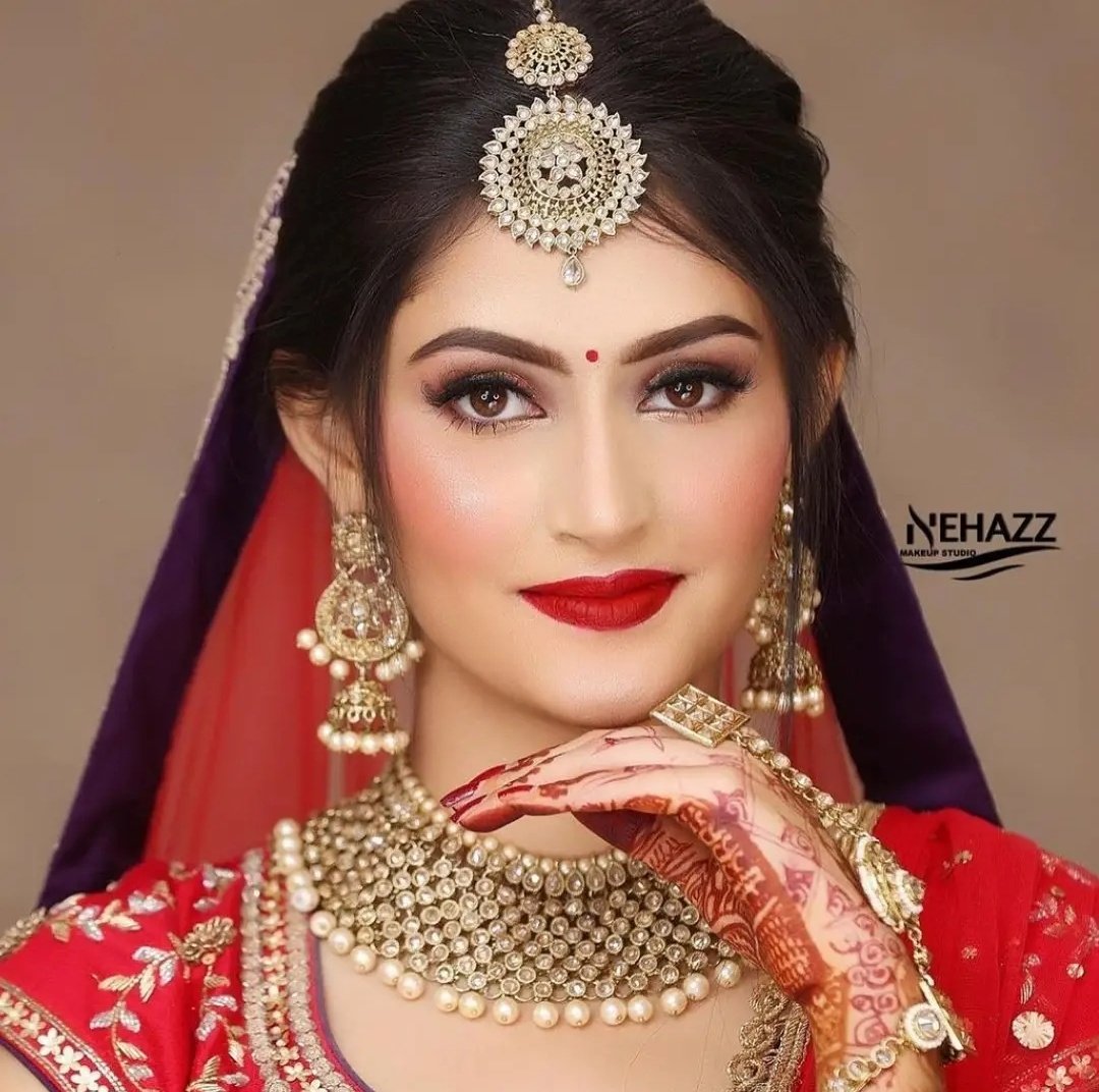 Simple yet elegant ❤️✨
Mua : @nehazzbridalmakeup

#bride #bridalmakeupartist #makeup #makeuplook #indianwedding #indianbride #weddings #bridetobe #bridesofindia #bridalmakeup #wedding #simplemakeup  #bride #saree #bridesofinstagram #tamilbride #makeupartist #telugubride