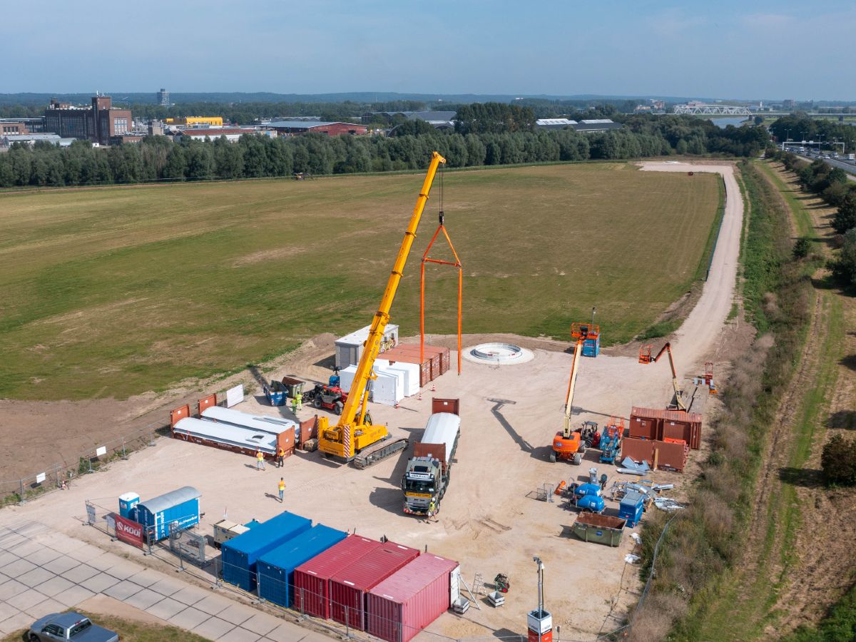 Morgen is de primeur van de #openenergiedag <a href="/nvde/">NVDE</a>. Wij doen mee, jij ook? De eerste onderdelen voor onze #windmolens zijn inmiddels op locatie aangekomen. Je kunt ze met eigen ogen bekijken. We zien je graag tussen 12-16 uur bij Koningspleij!

windparkkoningspleij.nl/eerste-open-en…