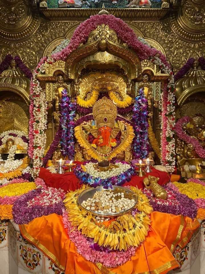 jaysurya_pandey's tweet image. ॐ गं गणपतये नमो नम:
श्री सिद्धिविनायक नमो नम:।
अष्टविनायक नमो नम:
गणपति बप्पा मोरया।

#गणेश_चतुर्थी के मंगल अवसर पर सभी को हार्दिक बधाई। विघ्नहर्ता, मंगलकर्ता, प्रथम पूज्य भगवान श्री गणेश जी समृद्धि व वैभव के अधिष्ठाता हैं और कष्टों को हरने वाले हैं। 
#GaneshChaturthi🙏🙏