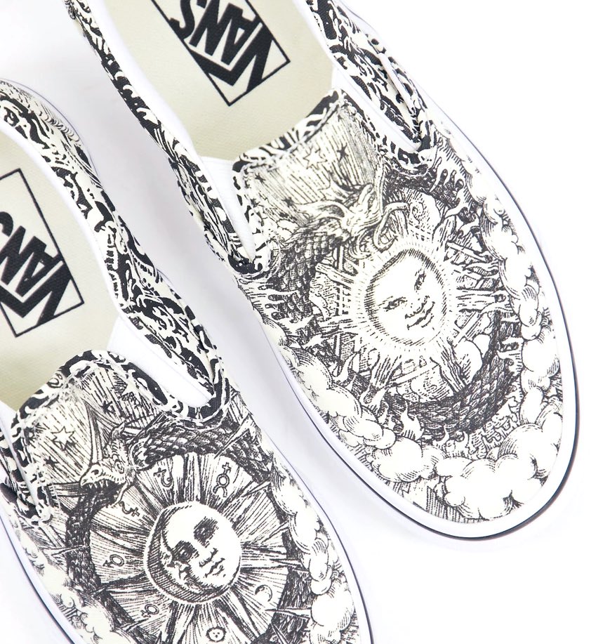 starsignstyle's tweet image. Excited for my new shoes… #luminaries #starsignstyle #moonsign #sunsign @VANS_66 #alchemy #astrology #planets #astrología