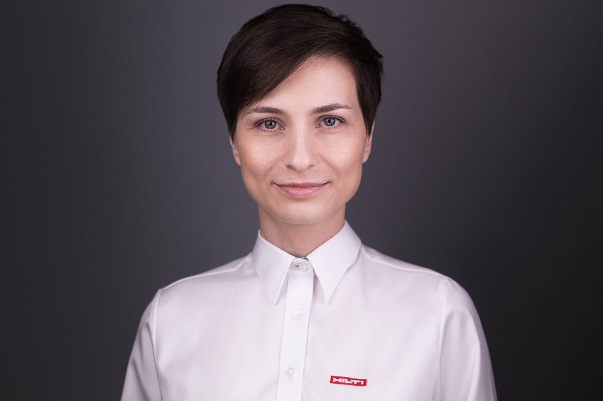 B2B_journal's tweet photo. Ольга Быкова, руководитель направления электронной коммерции, брендинга и коммуникаций Hilti в регионе Восточная Европа рассказала, как алгоритмы помогут сделать взаимодействия с клиентами более эффективными и почему Hilti делает ставку на геймификацию.

https://t.co/de4Sp9eMCh https://t.co/dVF0yvcJx7