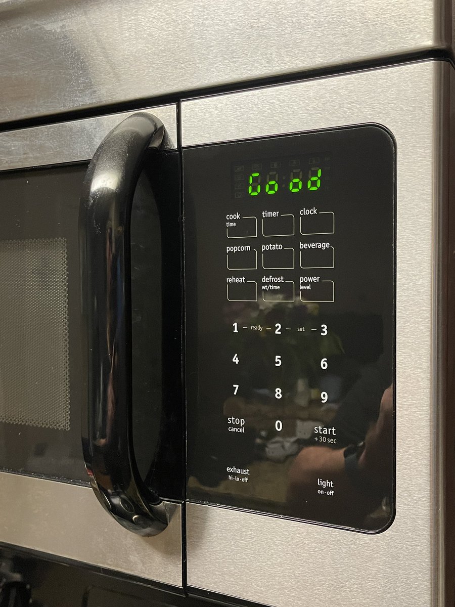 ColoradosMotto's tweet image. Still tryna figure out wtf my microwave is communicatin every time it stops…? #microwave #baked