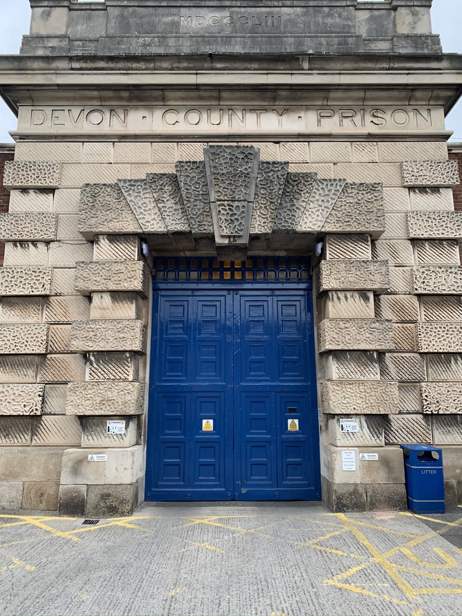 Each and every day our staff and partners enter this gate with the intention of making a difference in someone’s life… working in prisons can be extremely demanding but also very rewarding! #rehabilitativeculture
#teamwork 👏🏻👏🏽👏🏿