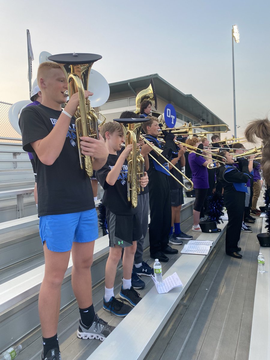otmstigerbands's tweet photo. 8th graders having a blast - shoutout to @olathewestband for an awesome game experience and for hosting these soon-to-be high schoolers! @OTMSTigerPride @MTbands https://t.co/9Hg7Ice6Ca