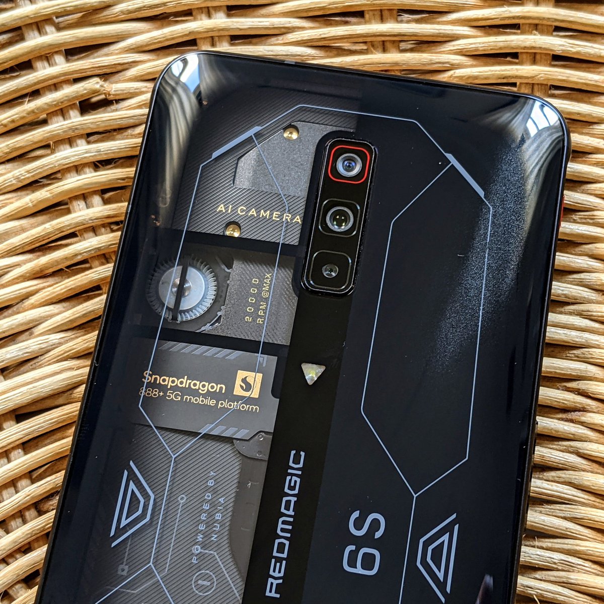 tnkgrl's tweet photo. The @redmagicgaming #RedMagic6S has a semi-transparent back so you can see the tiny fan spinning away inside :) Gotta cool that @Qualcomm #Snapdragon888Plus... Beefy gaming phone is beefy! 📷 #Pixel5a https://t.co/PmvycSEMz6