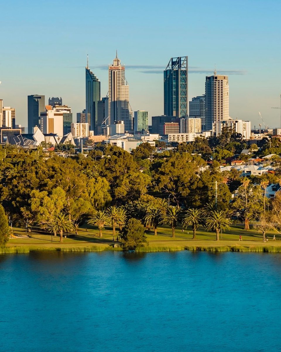 To celebrate the AFL Grand Final, you can book 50% OFF eligible tours & attractions when you choose to Play on in Perth! With limited discounts available, visit the link below to lock in the ultimate long weekend itinerary! 🏉 wavisitorcentre.com.au/playoninperth 📷 Sky Perth #seeperth