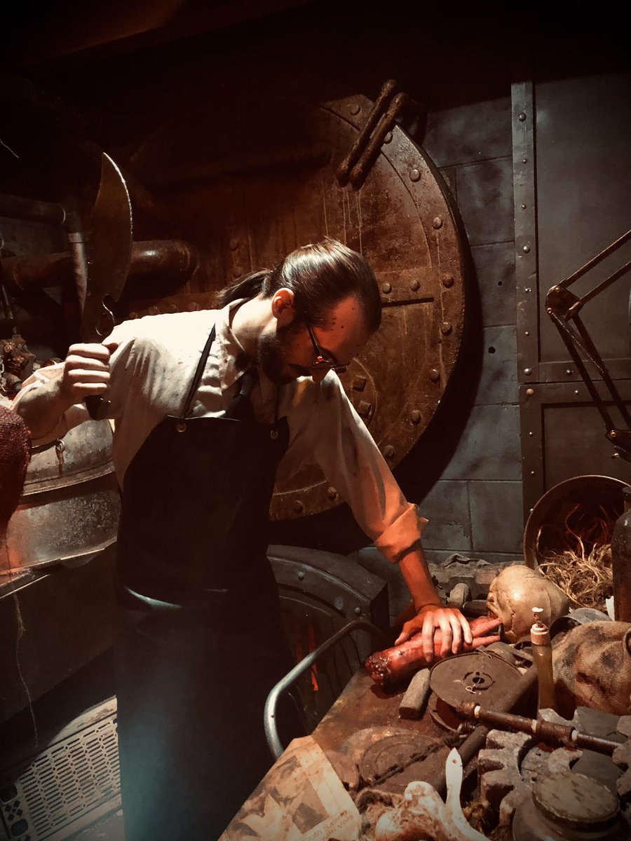 FrightWorks's tweet image. What? Someone has to keep the creatures fed. #FrightWorkshauntedhouse #FrightWorkshauntedattraction #knoxvilletnhauntedhouse #knoxvillehauntedhouse #knoxvilletnhauntedattraction #knoxvillehauntedattraction #hauntedhouse #hauntedattraction #hauntlife