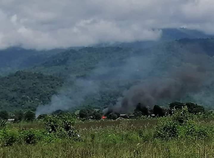 kyawmann's tweet photo. -Useless Asian
-Useless UN

Military Junta 
Destroy and Burning people houses
in Gangaw ,MyinThar Village

#GlobalArmsEmbargo
#Sep10Coup 
#WhatsHappeningInMyanmar 

@RapporteurUn https://t.co/EHJwuVTsAk