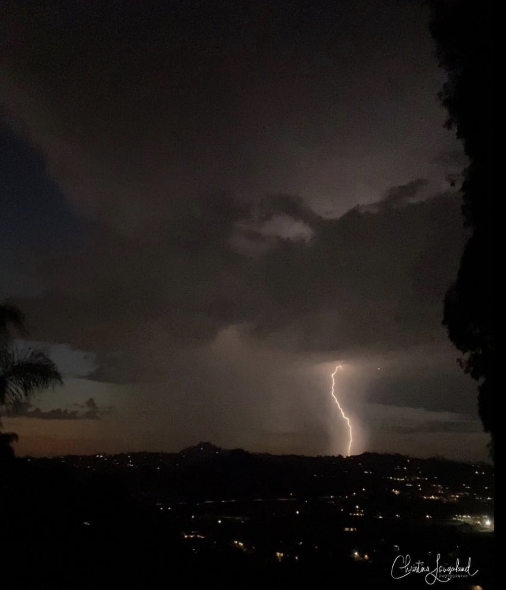 10News's tweet photo. Thunderstorms, lighting, and rain are blowing through parts of San Diego County Thursday night. Did it rain where you live? Send us your pictures and videos ⚡️⚡️
#10news #thuder #sdweather #sandiego https://t.co/rn2hT8adrz