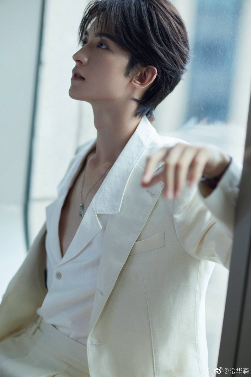 Forhuasen's tweet photo. 210910 Chang Huasen Weibo update

"Pretend to be cool this time
 Ha ha ha ha ha ha ha
😁😁😁😁😁😁😁"

#常华森 #ChangHuasen #Waston https://t.co/hBXPhhTNwX