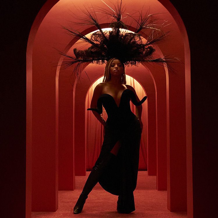 IAMNJERA's tweet image. Chlöe graduated from the school of Beyoncé and it SHOWS. Have Mercy indeed.