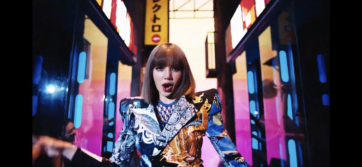 jdisosj's tweet photo. #LALISA she killed us https://t.co/dZ9MWqs4Jp