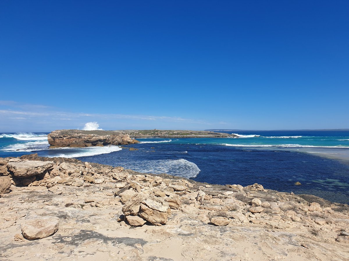 FieldingSA's tweet image. Sitting on the beach at Lincoln National Park waiting for activity @SouthernLaunch.