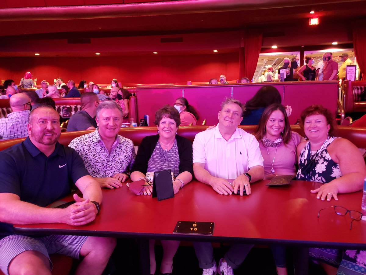 Evening shenanigans at #SHRM21 <a href="/YorkJeremy/">jeremy york</a> <a href="/jeffreynally/">Jeff Nally</a> <a href="/pghgal213/">FaithStipanovich</a> @jeffluttrell <a href="/SHRMNicole/">Nicole Belyna</a> #SHRM21Influencer