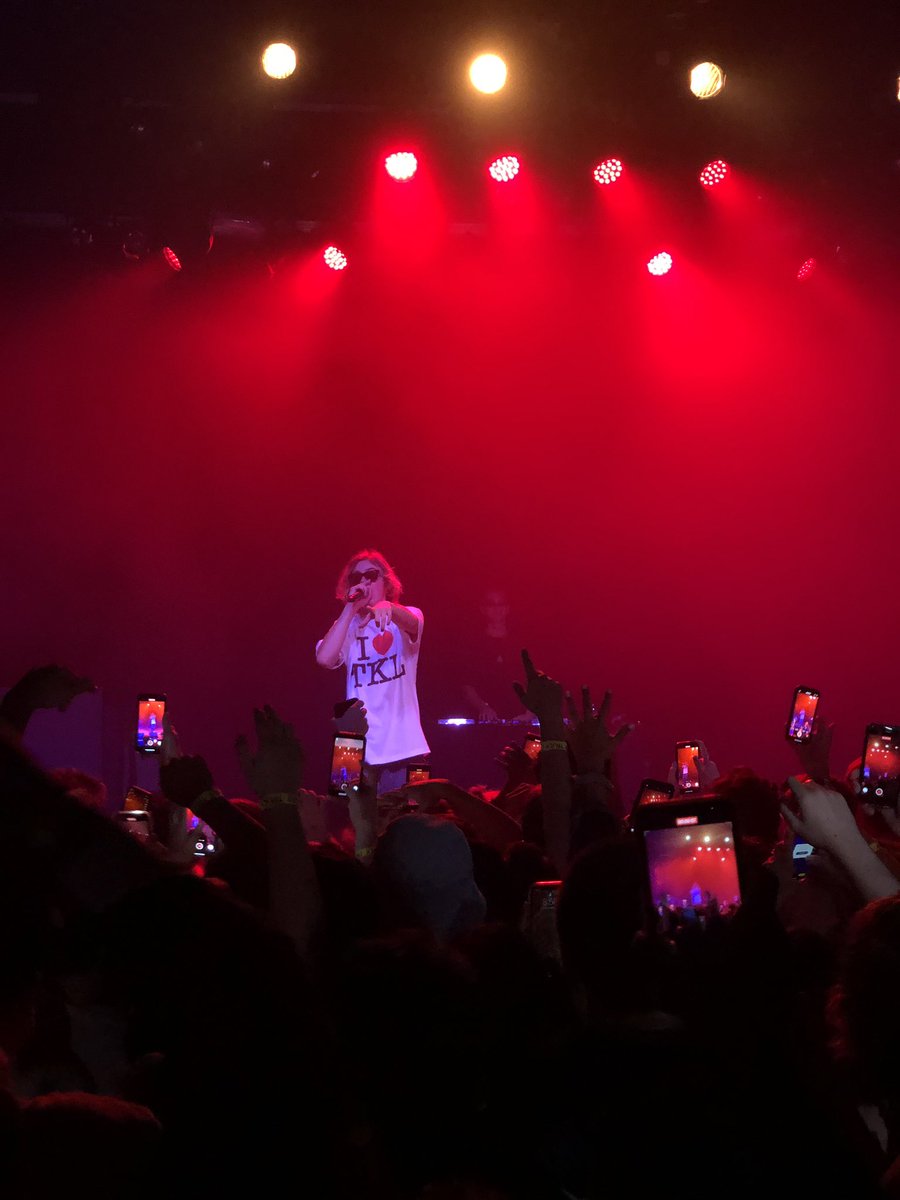 CDeffigos's tweet photo. @thekidlaroi incredible show man you’re a 🐐. come back to nyc soon. https://t.co/Yyex6cOOoq