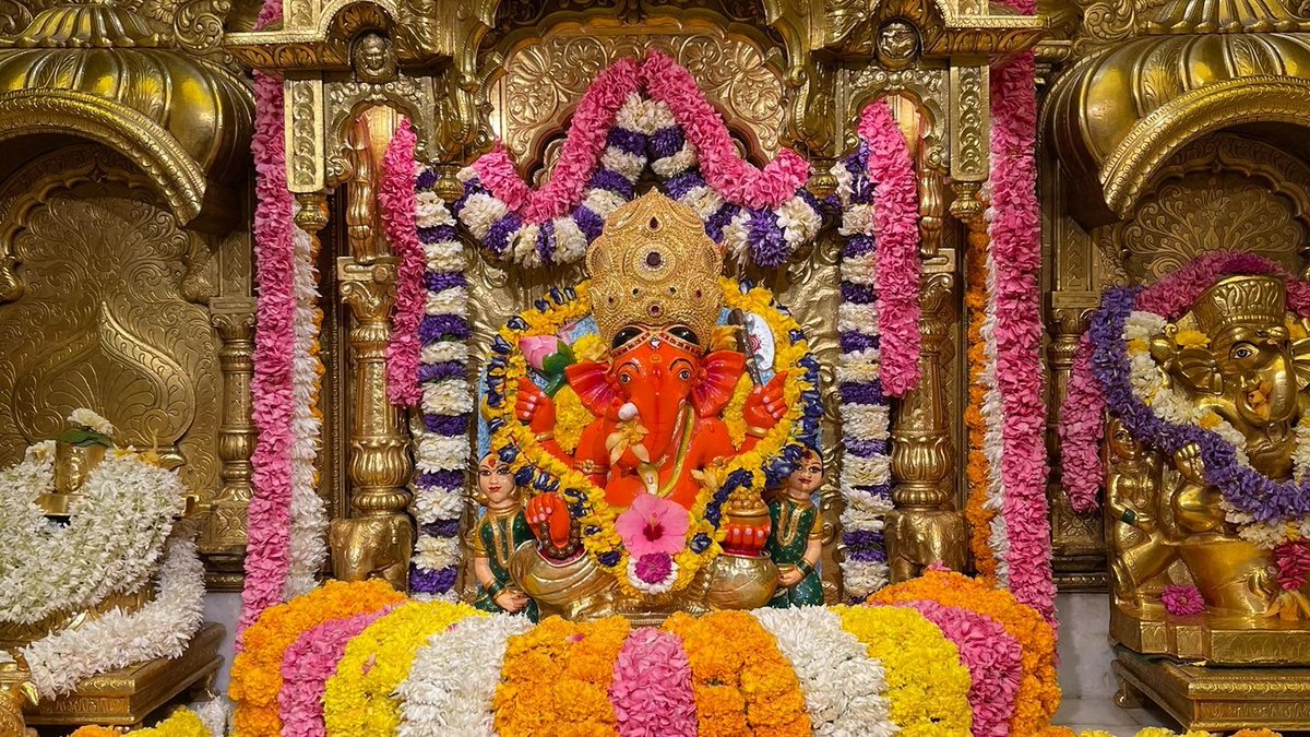 Satyabpanda29's tweet photo. 🕉वक्रतुण्ड महाकाय सूर्यकोटि समप्रभ। निर्विघ्नं कुरु मे देव सर्वकार्येषु सर्वदा॥🧿🙏🏻 https://t.co/Ma1OivIM4n