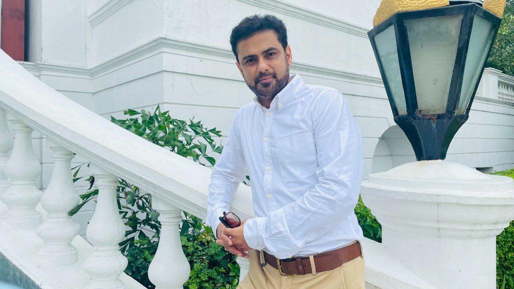 Actor #PawanShankar feels Bollywood is a very tough industry. Despite playing lead in hit TV shows, his mega film break came after 17 years with #BhujThePrideOfIndia <a href="/PawanShankar/">Pawan Shankar</a> <a href="/htTweets/">Hindustan Times</a> 

Read 👉 read.ht/JSUy

Interview and photo: <a href="/deepsaxena/">Deep Saxena</a>