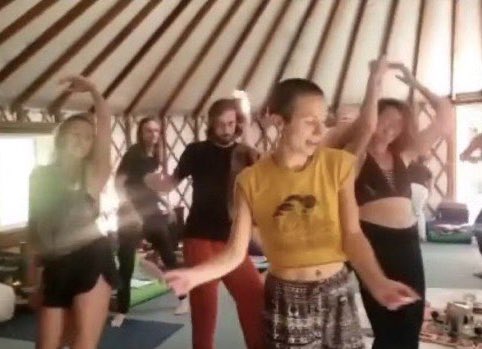 nanceevdb's tweet image. Dancing Dom 🦋💛
#DomP_C #WynonnaEarp #BringWynonnaHome