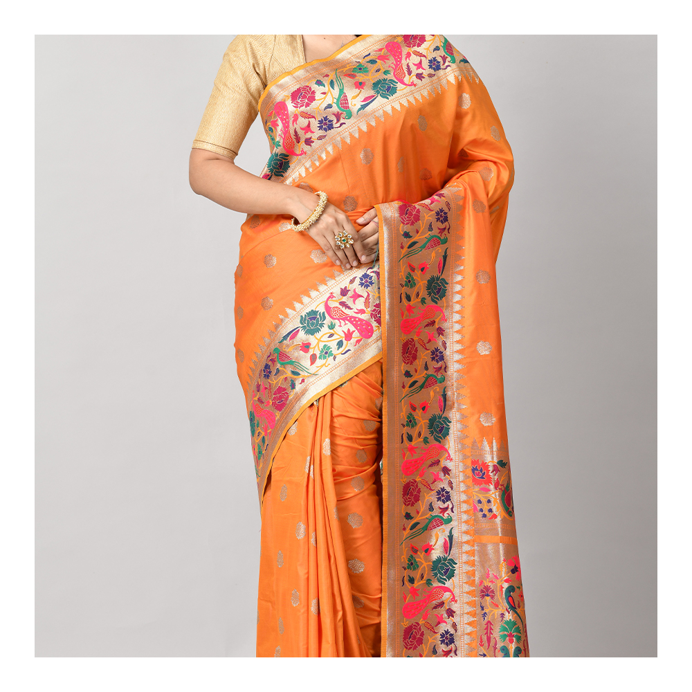rangoli_india's tweet photo. Let the colours of the celebration brighten up your life, just as the medley of colours brighten up this brilliant orange saree, curated by @NikhilJainOffcl
Visit: https://t.co/yDLQygbwPx
Call or WhatsApp at 9830595959 or DM us.
#rangoliindia #pujacollection #festive https://t.co/9FFbQY1Gjk