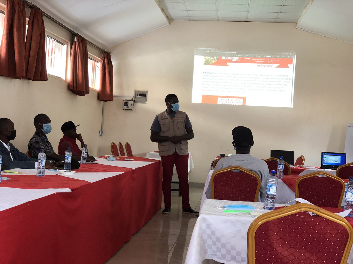 ActivistaIsiolo's tweet photo. @Moses_Thiaine introduction on what is collective power , we are so excited to recruit new members in activista movement. As we activate art pillar @GP_Kenya @ActionAid_Kenya @CynthiaAsafi @HEAVYD38550110 @kizito_wisdom https://t.co/LF4vjhZwSN