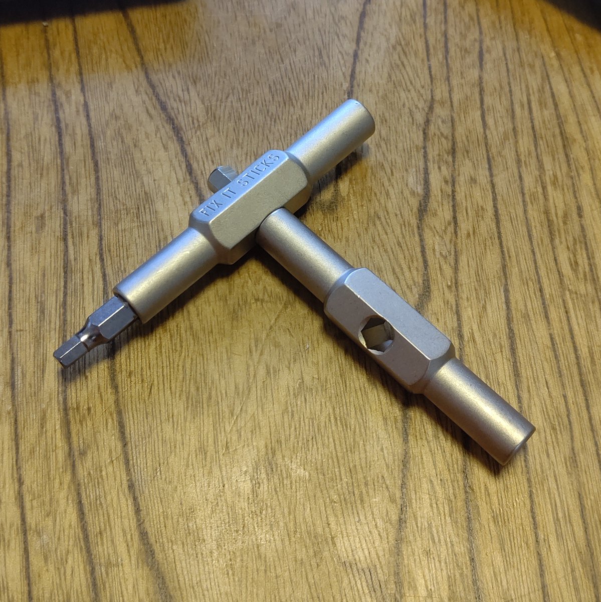 osha_CM's tweet photo. 力が要るときはこのかたち。
#fixitsticks https://t.co/8DcmxZ8tbU