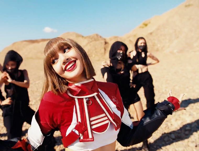 6sd3g's tweet photo. #LALISA  قوتها حرفياً لاليسا احلى شي صار ف السنه ذي✋🏻😩😩😩💖 https://t.co/deHQA1HkMv