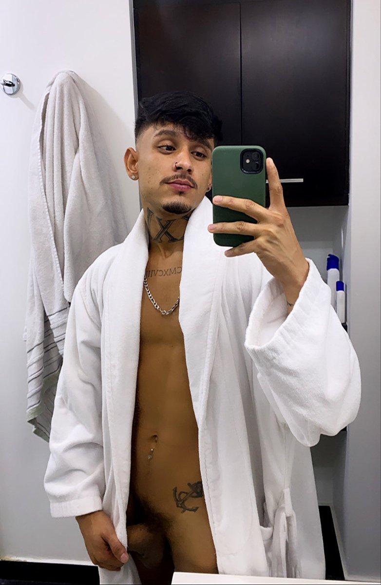 Feliz fin de semana, que follen mucho! 😁😏