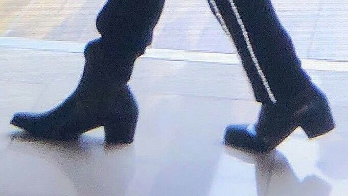 haelovs's tweet photo. boots look hundred times better when theyre worn by haechan its just the way it is https://t.co/9bHbOB9HZj
