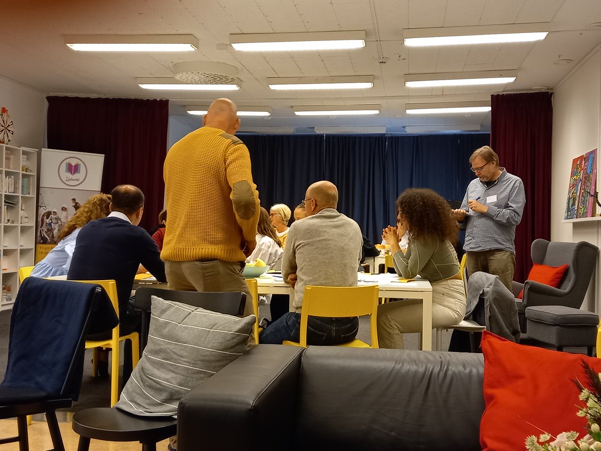 VIVA-PLAN Hack on the topic of current challenges and future opportunities of Ronna, a district in the Södertälje municipality. Includes infographic from the event.
tinyurl.com/uajhke3n

#SustainableLiving #Environment #Södertälje #SödertörnUniversity #Läsfrämjarinstitutet